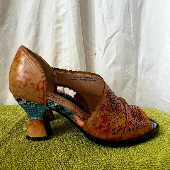 L'Artiste Spring Step Hand Painted Leather Womens Sz 36 Kitten Heels U.S.  5.5 - Picture 4 of 6